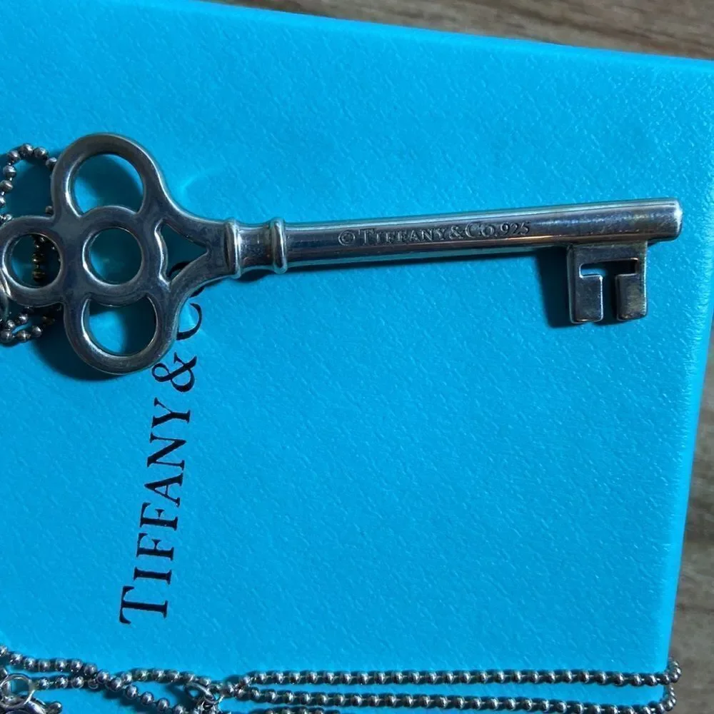 Tiffany & Co Key and chain silver with pouch and box